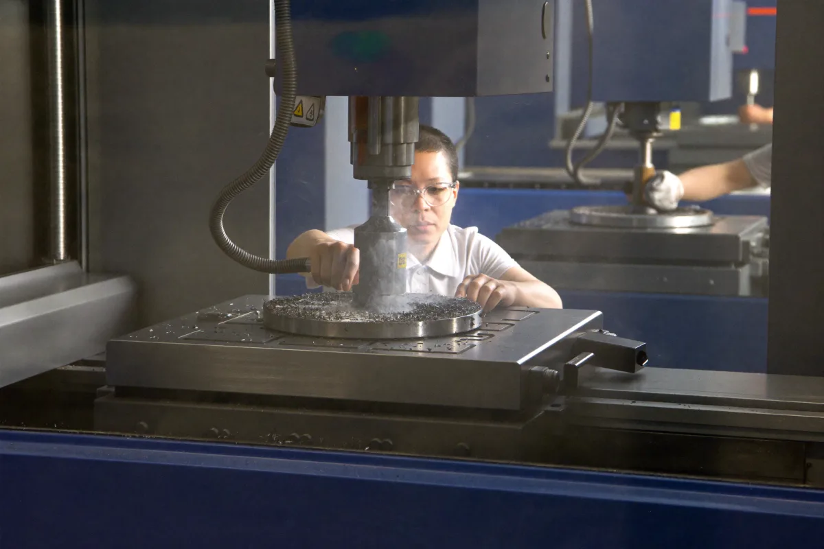 Metal & Machinery Manufacturing